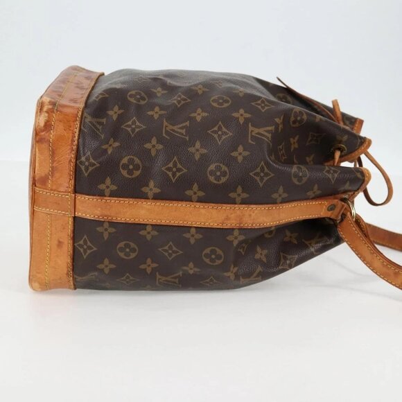 LOUIS VUITTON Monogram Noe Shoulder Bag - Picture 5 of 16